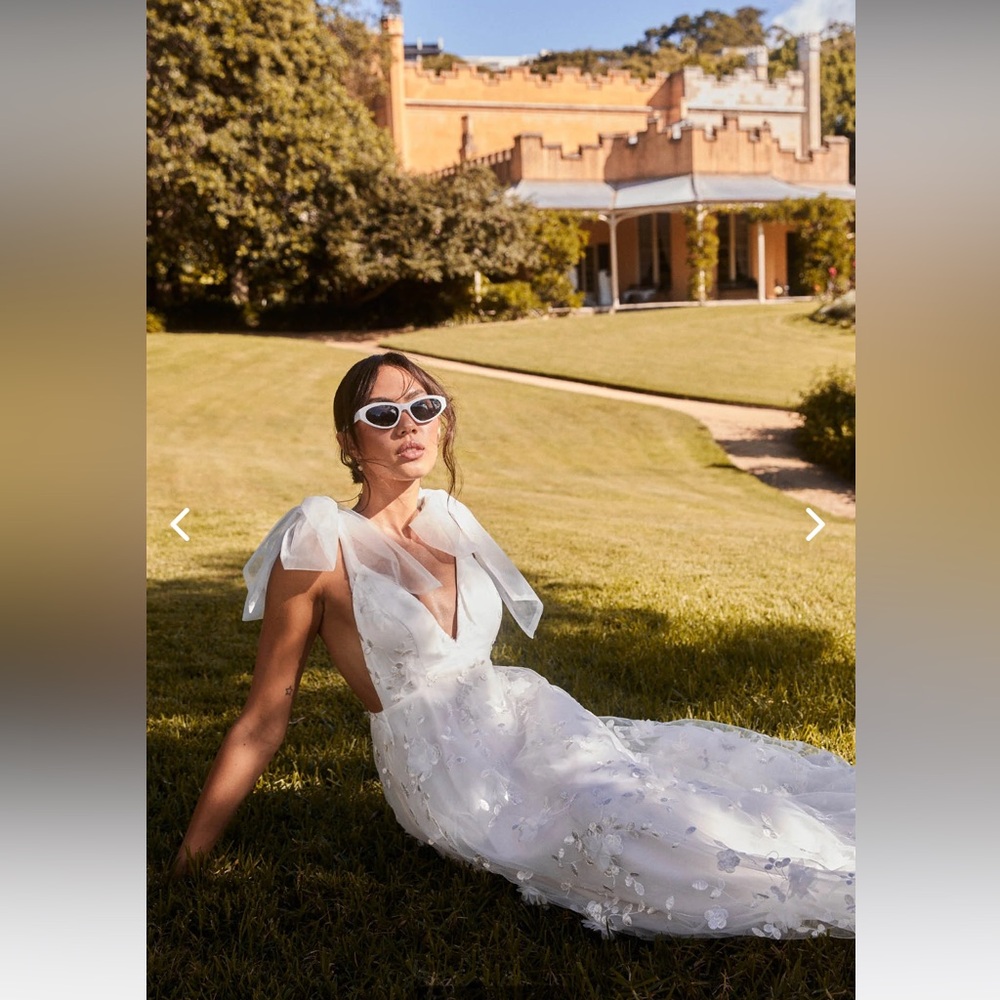 Bridal 👰 Selfie Leslie 3D Flowers Dress